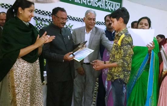 आदर्श पीढ़ी निर्माण के लिए एकजुट संकल्प की जरूरत-देवनानी आदर्श पीढ़ी निर्माण के लिए एकजुट संकल्प की जरूरत-देवनानी