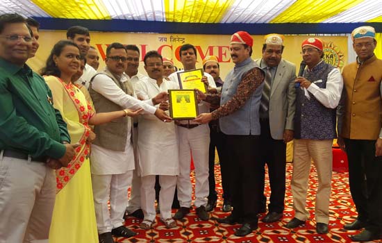5000 जैन बंधुओ ने किया महास्नेह भोज, सांस्कृतिक संध्या मे रही कलाकारों की धूम 5000 जैन बंधुओ ने किया महास्नेह भोज, सांस्कृतिक संध्या मे रही कलाकारों की धूम