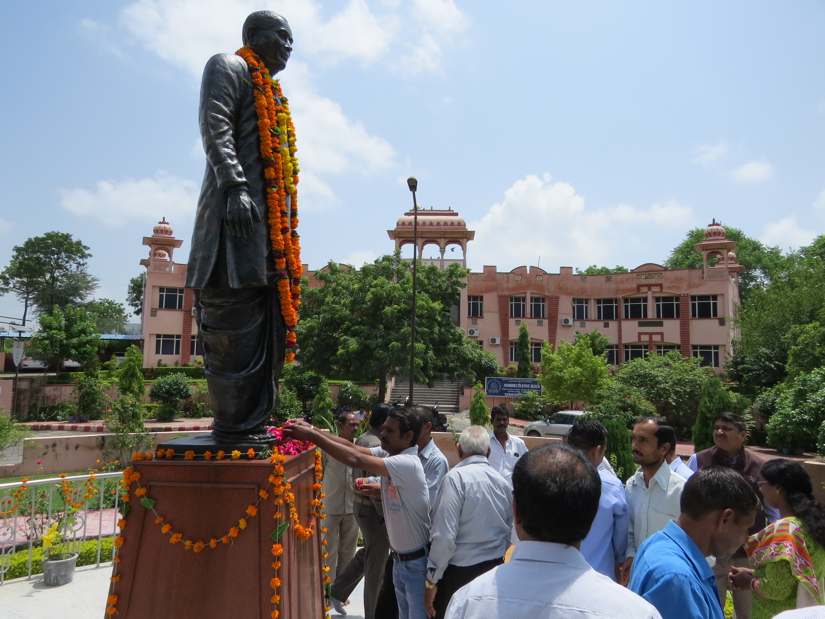 सामुहिक भागीदारी से विद्यापीठ को अग्रणी बनाने का संकल्प सामुहिक भागीदारी से विद्यापीठ को अग्रणी बनाने का संकल्प