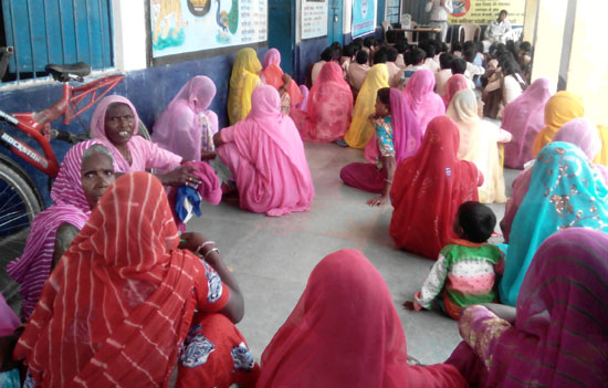 लोक अदालत के पत्रक वितरण। नालसा योजनाओ का प्रचार प्रसार किया गया लोक अदालत के पत्रक वितरण। नालसा योजनाओ का प्रचार प्रसार किया गया