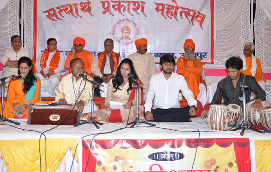 राष्ट्र निर्माण में वेद का पढना-पढाना, सुनना-सुनाना ही एकमात्र विकल्प ः डॉ. सोमदेव राष्ट्र निर्माण में वेद का पढना-पढाना, सुनना-सुनाना ही एकमात्र विकल्प ः डॉ. सोमदेव