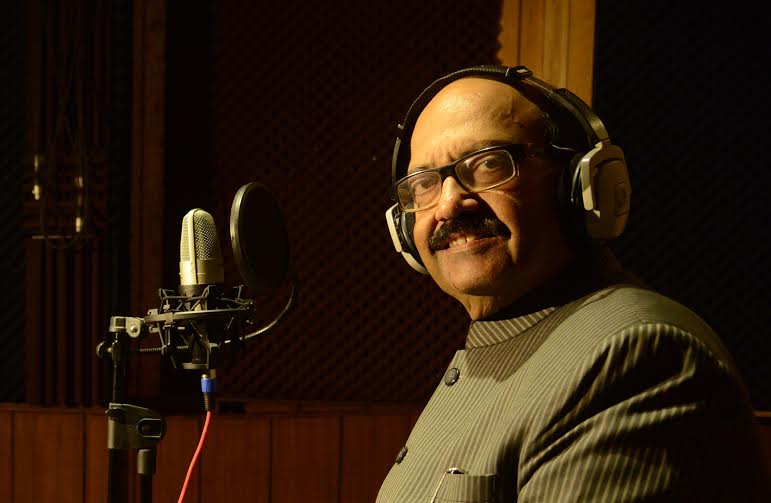 Amar Singh dubs his dialogues for Bollywood film "JD"