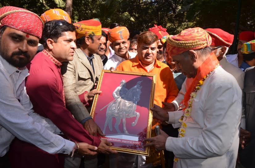 महाराणा मेवाड महेन्द्र सिंह का किया अभिनन्दन