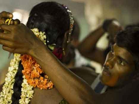 मदार्ना जिस्म में नारी की देह का दर्द