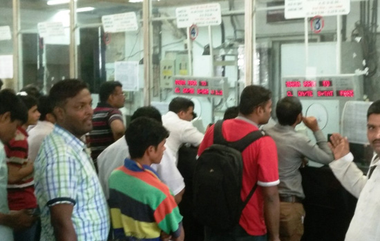 रेलवे 'रेल टिकट' कैंसलेशन के नाम पर जनता की मेहनत की कमाई लूटना बंद करे