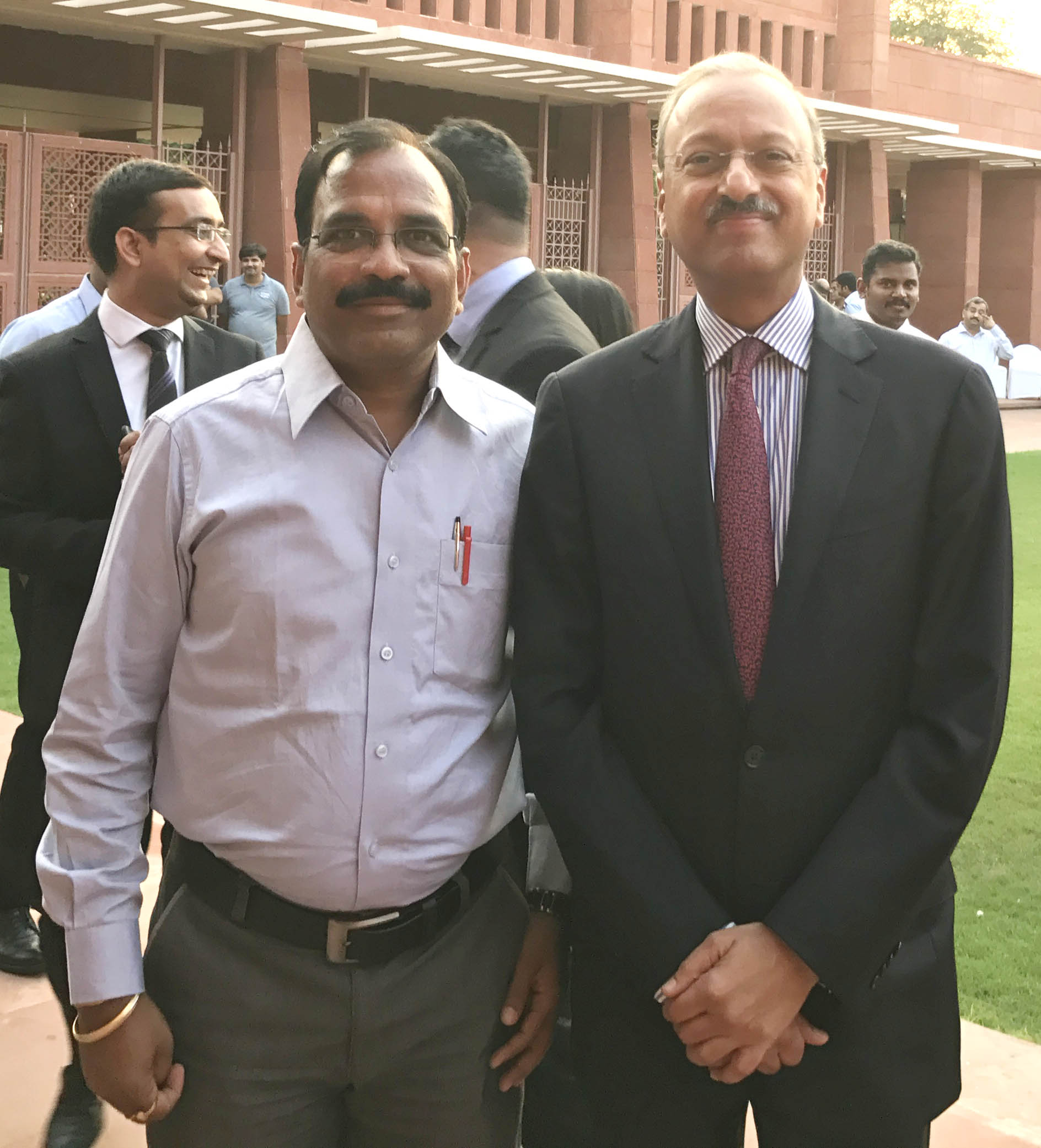 कंप्यूटर युग में भी परचम लहरा रहा है कागज उद्योग ः सिंघानिया कंप्यूटर युग में भी परचम लहरा रहा है कागज उद्योग ः सिंघानिया
