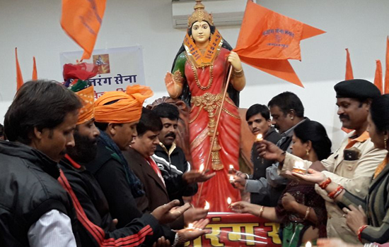भारतमाता पूजन, अखाडा प्रदर्शन एवं आतिशबाजी भारतमाता पूजन, अखाडा प्रदर्शन एवं आतिशबाजी