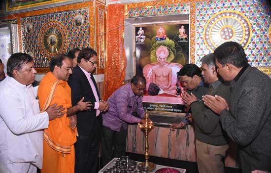 युग श्रेष्ठ महान तपस्वी सम्राट थे आचार्यश्री सन्मतिसागर महाराज युग श्रेष्ठ महान तपस्वी सम्राट थे आचार्यश्री सन्मतिसागर महाराज