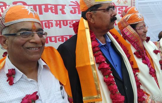 समाजसेवी सुरेश राजकुमार पदमावत को संघपति सम्मान से नवाजा समाजसेवी सुरेश राजकुमार पदमावत को संघपति सम्मान से नवाजा