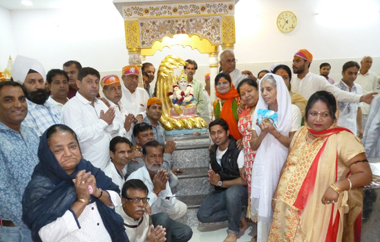 जयकारो के बीच झूलेलाल की प्रतिमा विराजित जयकारो के बीच झूलेलाल की प्रतिमा विराजित
