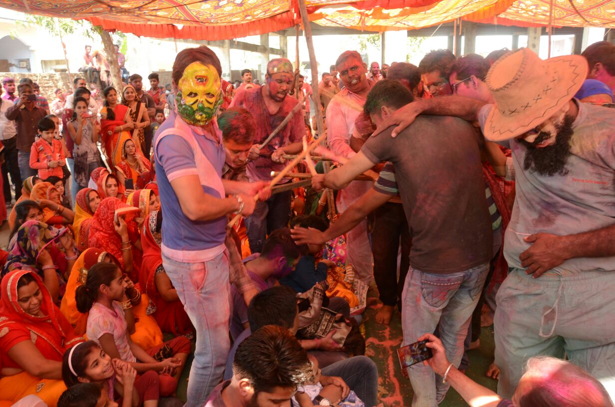 मेनारिया समाज का ढूंढोत्सव बडे ही धूम-धाम से मनाया मेनारिया समाज का ढूंढोत्सव बडे ही धूम-धाम से मनाया