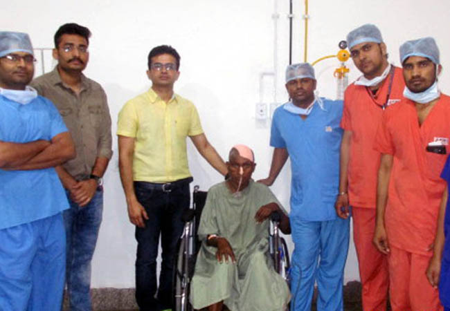 क्रिकेट बॉल आकार के ट्यूमर का सफल ऑपरेशन क्रिकेट बॉल आकार के ट्यूमर का सफल ऑपरेशन