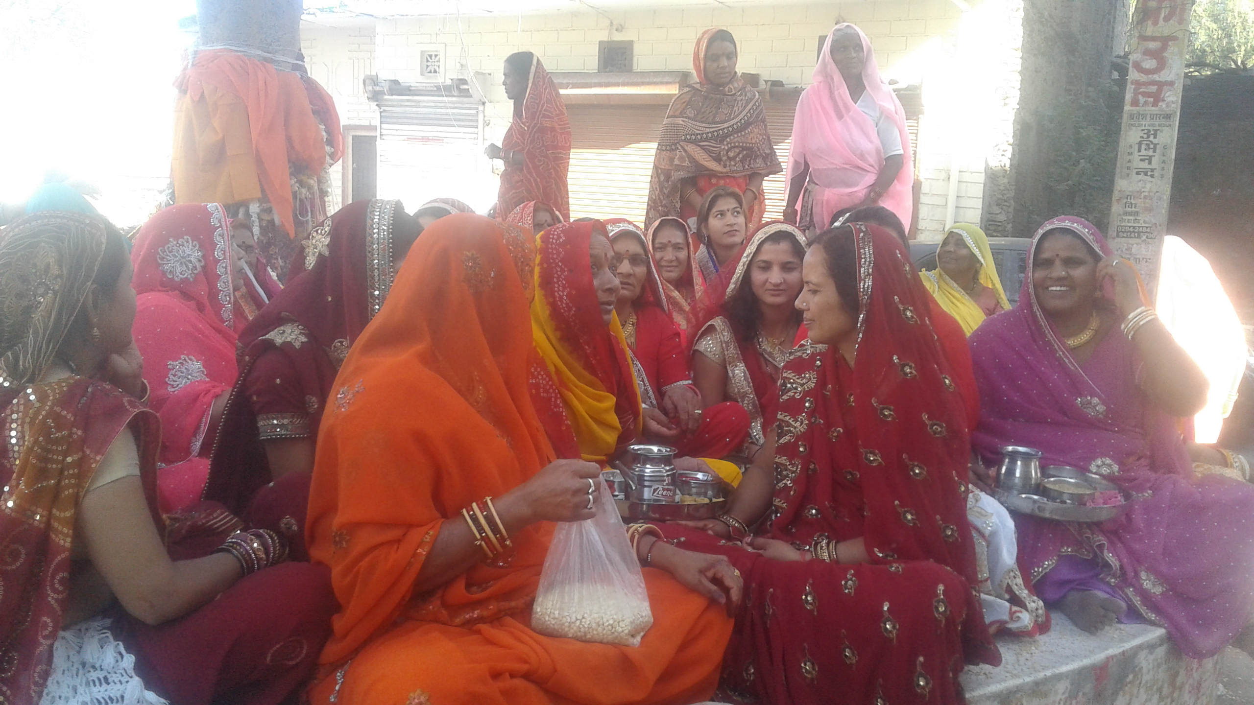 पानेरियों की मादडी में दशामाता व्रत का पूजन पानेरियों की मादडी में दशामाता व्रत का पूजन