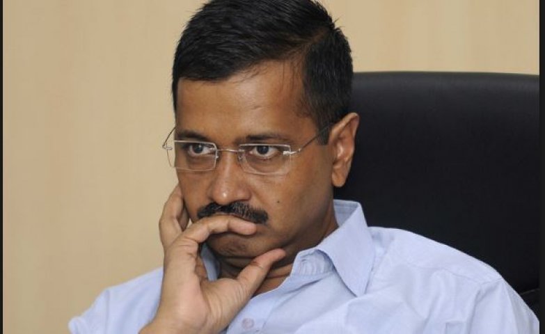 ब्यूरोक्रेट के ‘‘चक्रव्यूह’ में फंसे केजरीवाल ब्यूरोक्रेट के ‘‘चक्रव्यूह’ में फंसे केजरीवाल