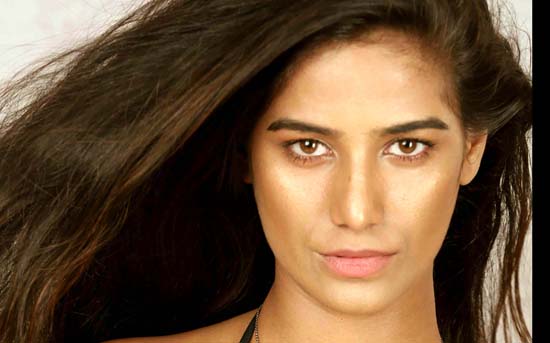 Get A Chance To Meet Poonam Pandey Get A Chance To Meet Poonam Pandey