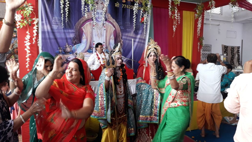 शिव पार्वती विवाह से भागवत कथा मे छाया उल्लास
