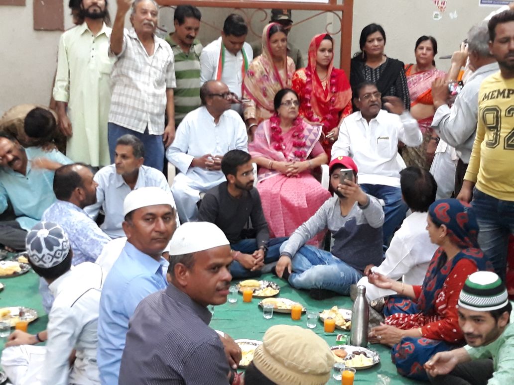 शाहीन निशा के समर्थन में पूर्व मंत्री डाँ. गिरिजा व्यास शाहीन निशा के समर्थन में पूर्व मंत्री डाँ. गिरिजा व्यास