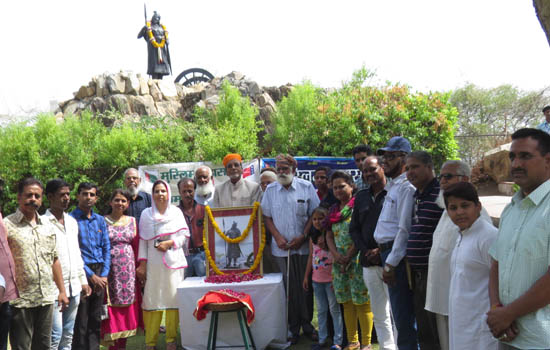 धूप बन कर फैला है महाराणा प्रताप का प्रताप धूप बन कर फैला है महाराणा प्रताप का प्रताप