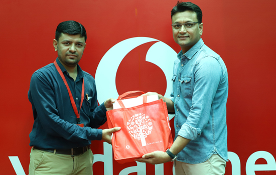 Ahmedabad resident wins national vodafone pug-a-thon contest Ahmedabad resident wins national vodafone pug-a-thon contest