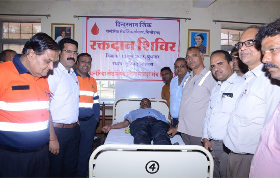 लेड जिंक स्मेल्टर द्वारा आयोजित षिविर में ७७ यूनिट रक्तदान लेड जिंक स्मेल्टर द्वारा आयोजित षिविर में ७७ यूनिट रक्तदान