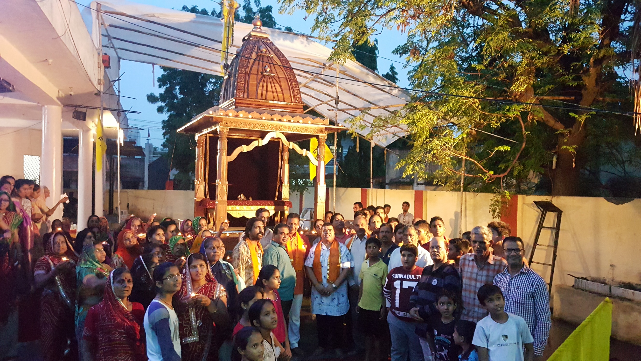 प्राकट्य उत्सव के साथ हुआ नंदीघोश रथ का हुआ लोकार्पण प्राकट्य उत्सव के साथ हुआ नंदीघोश रथ का हुआ लोकार्पण