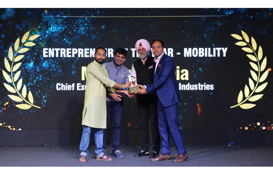 Ayush Lohia awarded with “Entrepreneur of the Year Award-Mobility”