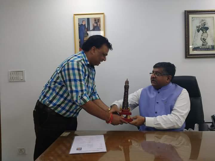 उधोगों में ८५ प्रतिशत स्थानीय युवाओं को रोजगार देने का कानून बनाने की मांग