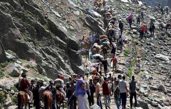 नेपाल में फंसे 180 भारतीय तीर्थयात्री नेपाल में फंसे 180 भारतीय तीर्थयात्री