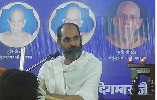 प्रभुश्री राम ने दुनिया को पढ़ाया मर्यादा का पाठ : सुमित्रसागारजी प्रभुश्री राम ने दुनिया को पढ़ाया मर्यादा का पाठ : सुमित्रसागारजी
