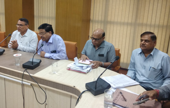 राजस्व वसूली किए जाने हेतु समीक्षा बैठक राजस्व वसूली किए जाने हेतु समीक्षा बैठक