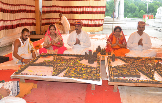 पंचकोण स्वरूप व्यक्ति के व्यक्तित्व को निखारता पंचकोण स्वरूप व्यक्ति के व्यक्तित्व को निखारता