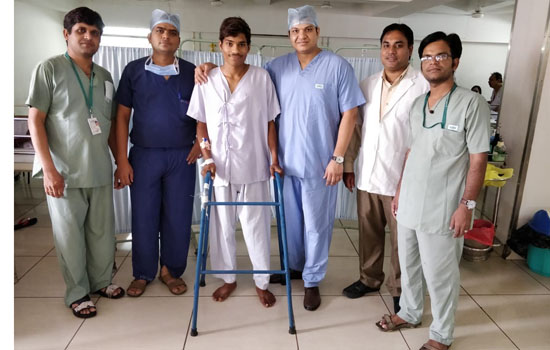 जन्म से छोटा था पैर, ऑपरेशन कर बराबर किया जन्म से छोटा था पैर, ऑपरेशन कर बराबर किया