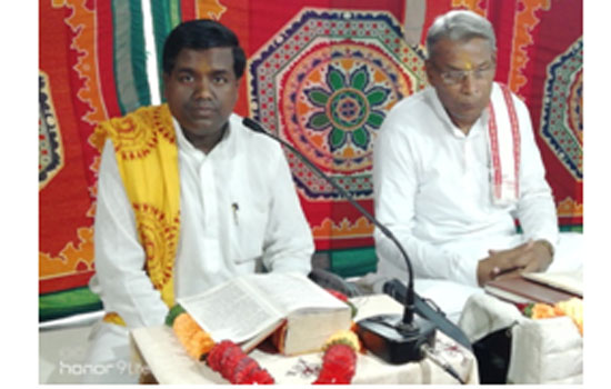 “यजुर्वेद पारायण यज्ञ एवं रामकथा में यज्ञ के ब्रह्मा आचार्य रणजीत शास्त्री का सम्बोधन” “यजुर्वेद पारायण यज्ञ एवं रामकथा में यज्ञ के ब्रह्मा आचार्य रणजीत शास्त्री का सम्बोधन”