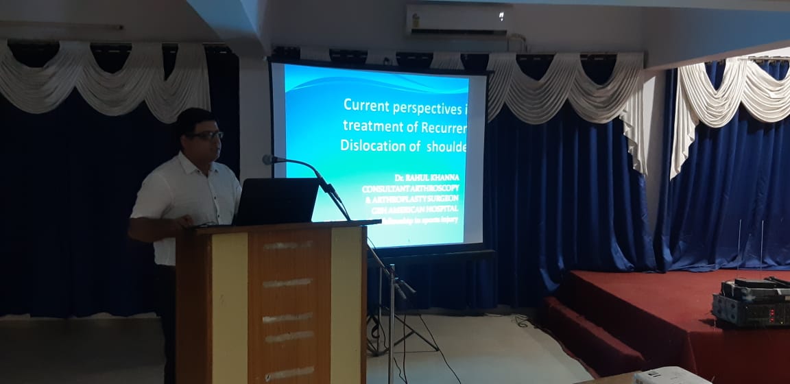 कंधे की दूरबीन से सर्जरी के बारे में बताया डॉ. राहुल खन्ना ने
