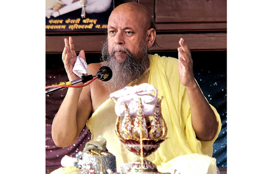 आचार्य श्रीमद विजय धर्मधुरंधर सूरी जी ने एक कार्यक्रम के दौरान लोगो को 'क्षमापना' की विशेषता बताई आचार्य श्रीमद विजय धर्मधुरंधर सूरी जी ने एक कार्यक्रम के दौरान लोगो को 'क्षमापना' की विशेषता बताई