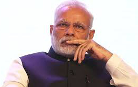मोदी और योगी के बीच खटपट मोदी और योगी के बीच खटपट