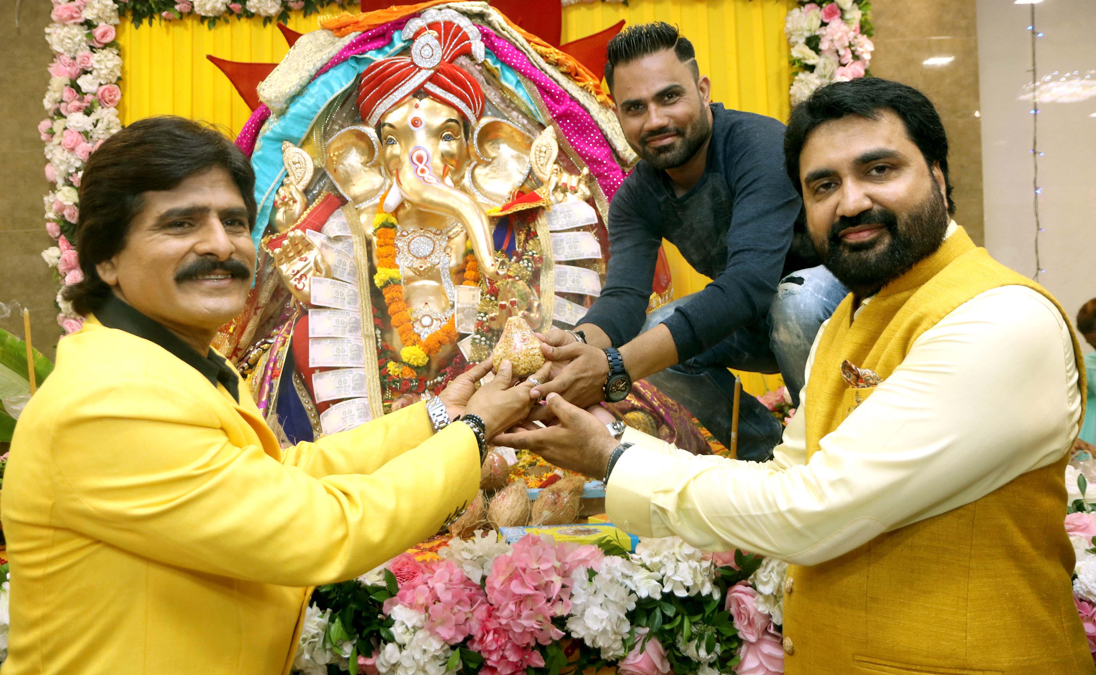 Celebs and Politicians came to take blessing at Eco Friendly Ganpati a Celebs and Politicians came to take blessing at Eco Friendly Ganpati a