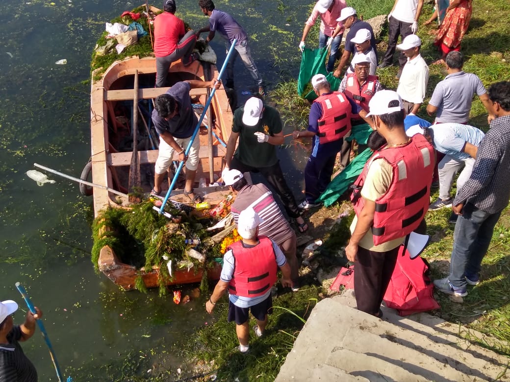 गंदगी देख कलक्टर ने जताई नाराजगी,स्वच्छता ही सेवा अभियान में