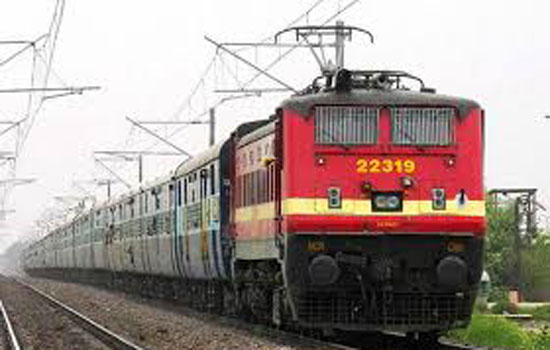 जमालपुर स्टेशन पर इंटरलॉकिंग कार्य के कारण रेल यातायात प्रभावित