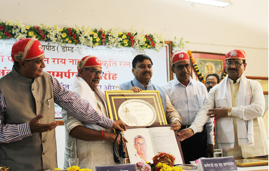 भक्ति आंदोलन ने देश को एकता के सूत्र में पिरोया: डॉ. कृष्णगोपाल भक्ति आंदोलन ने देश को एकता के सूत्र में पिरोया: डॉ. कृष्णगोपाल
