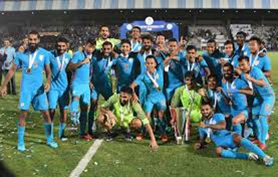 फुटबॉल के मैदान में भिड़ेंगे भारत और चीन फुटबॉल के मैदान में भिड़ेंगे भारत और चीन