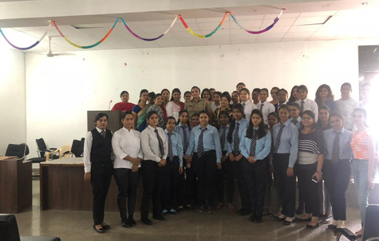 महिला सुरक्षा पर व्याख्यान महिला सुरक्षा पर व्याख्यान