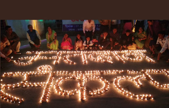 दीपदान कर मतदान का संकल्प दीपदान कर मतदान का संकल्प