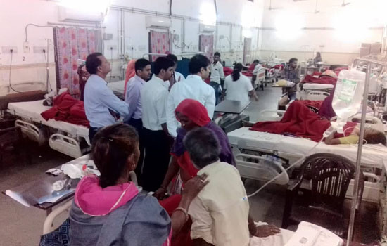 अधिकारियों ने किया अस्पताल का दौरा अधिकारियों ने किया अस्पताल का दौरा