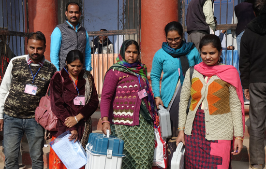 आम विश्वास और पादर्शिता के साथ निभाएं निर्वाचन दायित्व-जिला निर्वाचन अधिकारी आम विश्वास और पादर्शिता के साथ निभाएं निर्वाचन दायित्व-जिला निर्वाचन अधिकारी