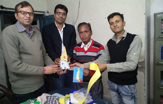 मतदाता जागरूकता हेतु निर्मित सुक्ष्म पुस्तिका मतदाता जागरूकता हेतु निर्मित सुक्ष्म पुस्तिका