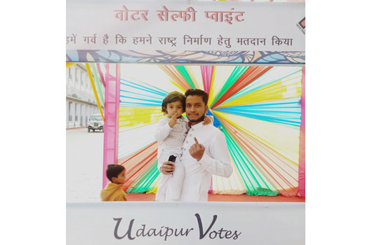 लग दी लाहौर फिल्म के बाल कलाकार ने मतदान के लिए किया जागरूक लग दी लाहौर फिल्म के बाल कलाकार ने मतदान के लिए किया जागरूक