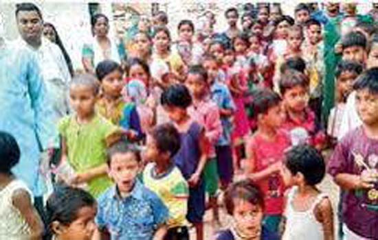 जरूरतमंद बच्चों को बांटीं 10 हजार नई किताबें जरूरतमंद बच्चों को बांटीं 10 हजार नई किताबें