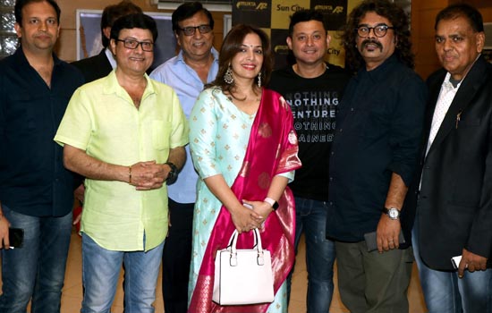  Sachin Pilgaonkar, Swapnil Joshi, Shilpa Tulaskar, Avadhoot Gupte came to see the Marathi film Sohala with audience.