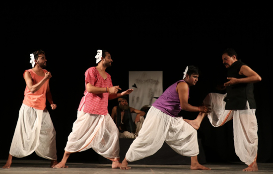 विश्व रंगमंच दिवस के अवसर पर  राजस्थानी नाट्य समारोह में  नाटक ’’गवाड‘‘ का मंचन